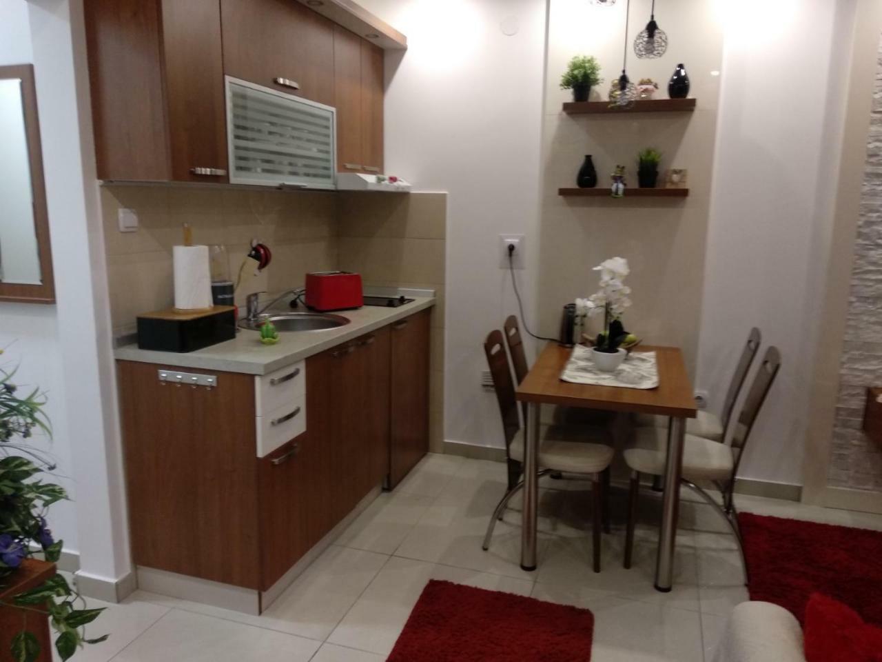 Vesna Apartman วรินรัชกา บานยา ภายนอก รูปภาพ